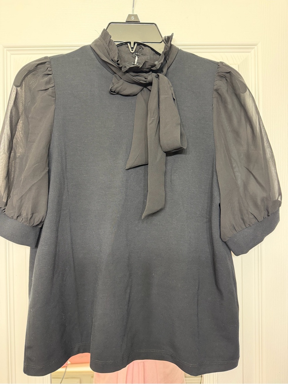 Cable & Gauge Black Tie-Neck Puff Sleeve Blouse NWT